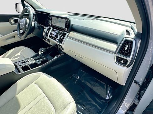 Certified 2023 Kia Sorento EX w/ Panoramic Sunroof Package image 30