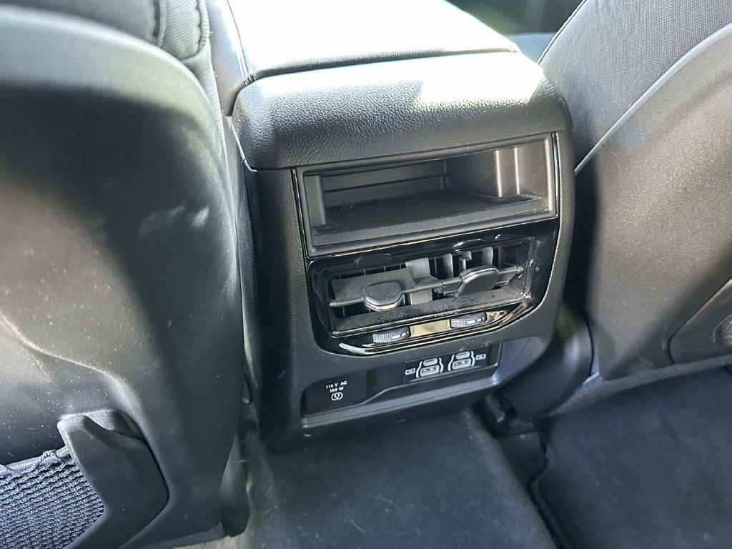Used 2025 Jeep Grand Cherokee Laredo w/ Luxury Tech Group I AWD/4WD image 13