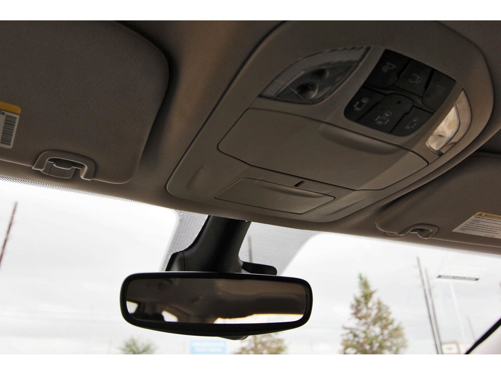 Used 2024 Chrysler Pacifica Touring-L FWD image 24