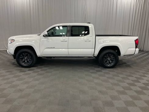 Used 2023 Toyota Tacoma SR5 w/ Technology Package AWD/4WD image 14