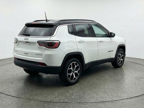 Used 2025 Jeep Compass Limited AWD/4WD image 9