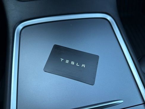 Used 2024 Tesla Model Y Performance image 32