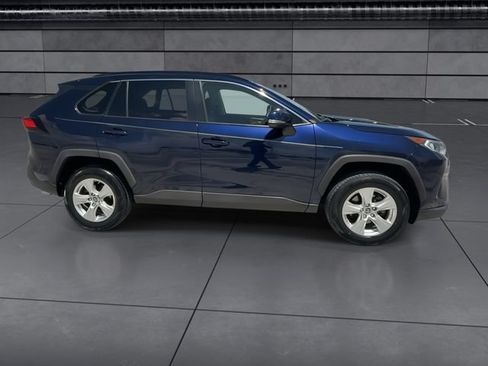 Used 2019 Toyota RAV4 XLE FWD image 9