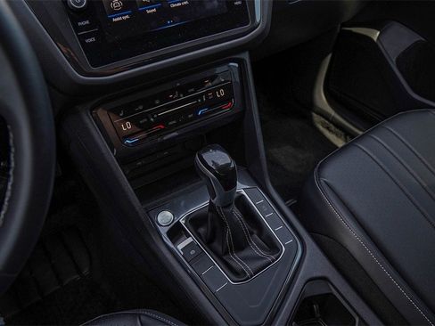 New 2024 Volkswagen Tiguan SE image 19