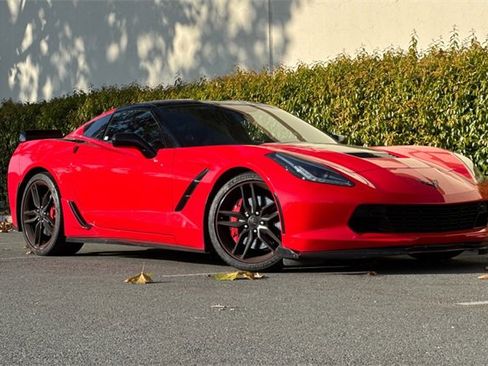 Used 2017 Chevrolet Corvette Stingray Coupe image 2