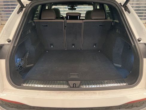 Used 2025 Audi Q5 Premium w/ Convenience Package image 7