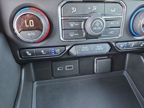 Used 2021 Chevrolet Tahoe Premier AWD/4WD image 25