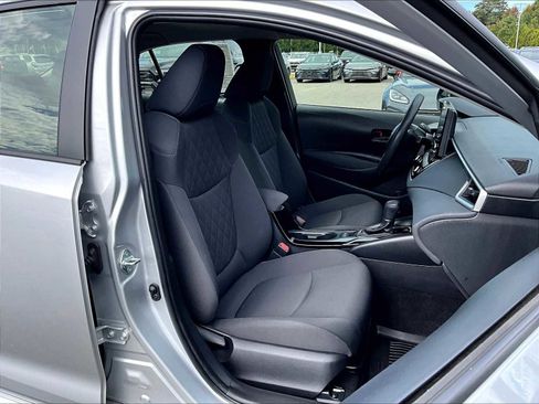 Used 2022 Toyota Corolla LE image 11
