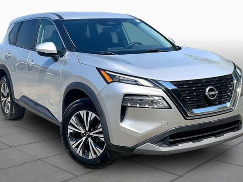 Used 2022 Nissan Rogue SV FWD image 3