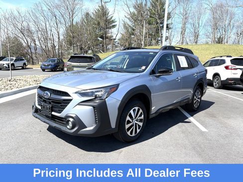 Certified 2025 Subaru Outback Premium AWD/4WD image 3