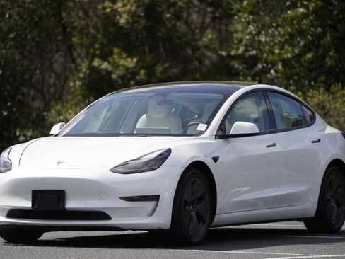 Used 2022 Tesla Model 3 Long Range image 32