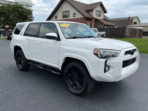 Used 2020 Toyota 4Runner SR5 AWD/4WD image 36