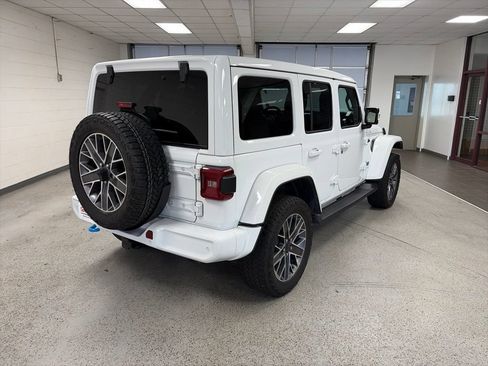 Used 2024 Jeep Wrangler High Altitude AWD/4WD image 3