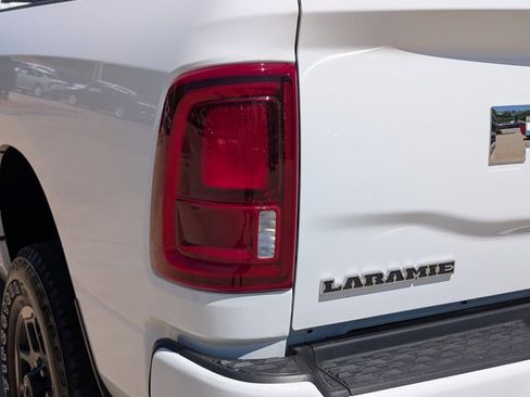 Used 2026 RAM 2500 Laramie AWD/4WD image 10