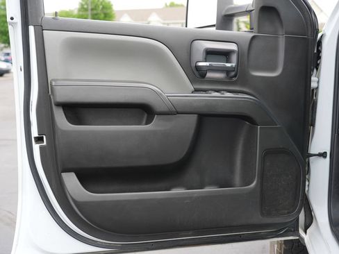 Used 2018 Chevrolet Silverado 3500 W/T AWD/4WD image 21