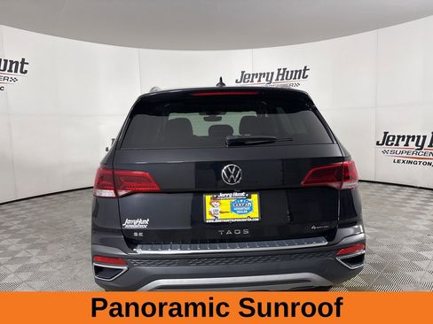 Used 2023 Volkswagen Taos SE w/ Panoramic Sunroof Package AWD/4WD image 6