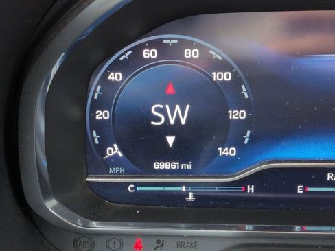 Used 2022 Chevrolet Tahoe LT w/ Luxury Package image 36