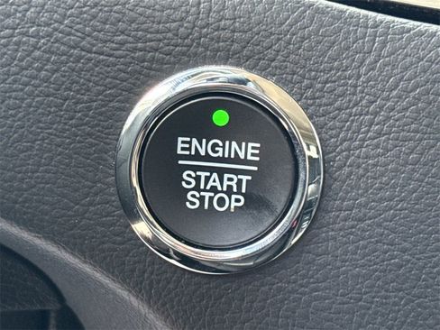 Used 2019 Ford Edge Titanium image 46