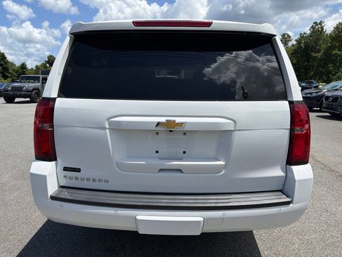 Used 2019 Chevrolet Suburban LT RWD image 5