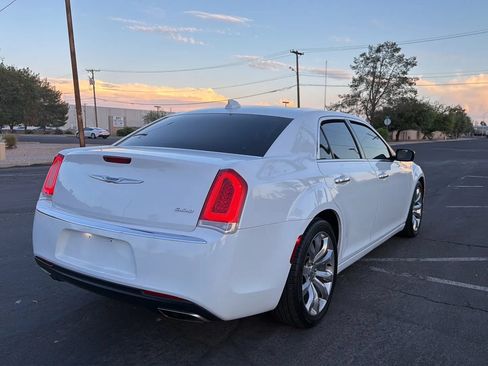 Used 2019 Chrysler 300 Limited RWD image 5