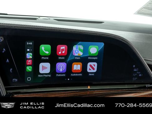 Used 2024 Cadillac Escalade ESV Premium Luxury image 17