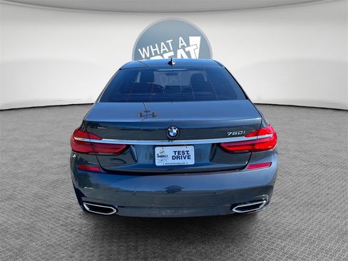 Used 2019 BMW 750i w/ Executive Package image 4