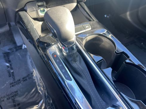 Used 2025 Chevrolet Trax LT image 41