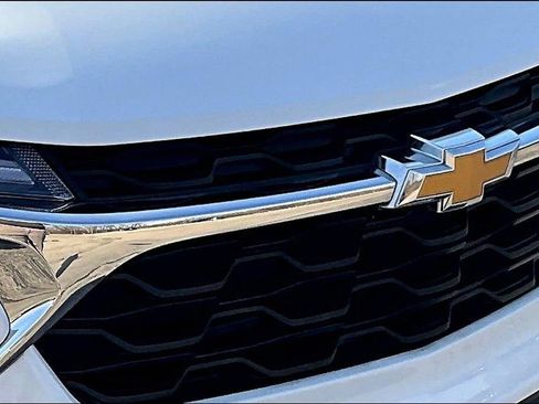 Used 2024 Chevrolet Trax LT w/ Driver Confidence Package image 30