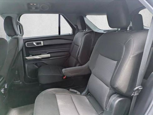 Used 2022 Ford Explorer XLT RWD image 17