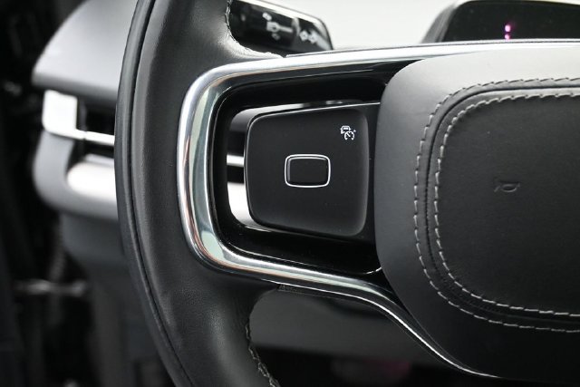 Certified 2025 Lincoln Navigator Reserve AWD/4WD image 12