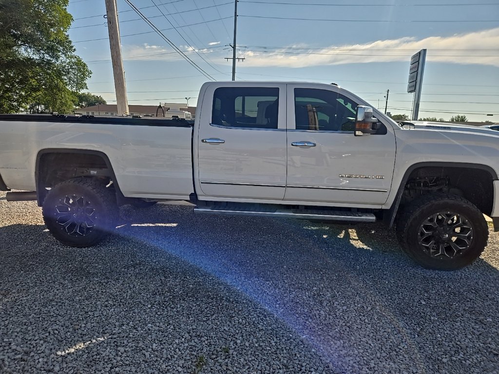 Used 2017 GMC Sierra 3500 Denali w/ Duramax Plus Package AWD/4WD image 19