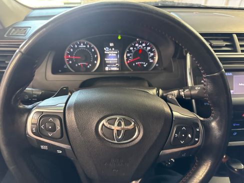 Used 2016 Toyota Camry SE FWD image 24