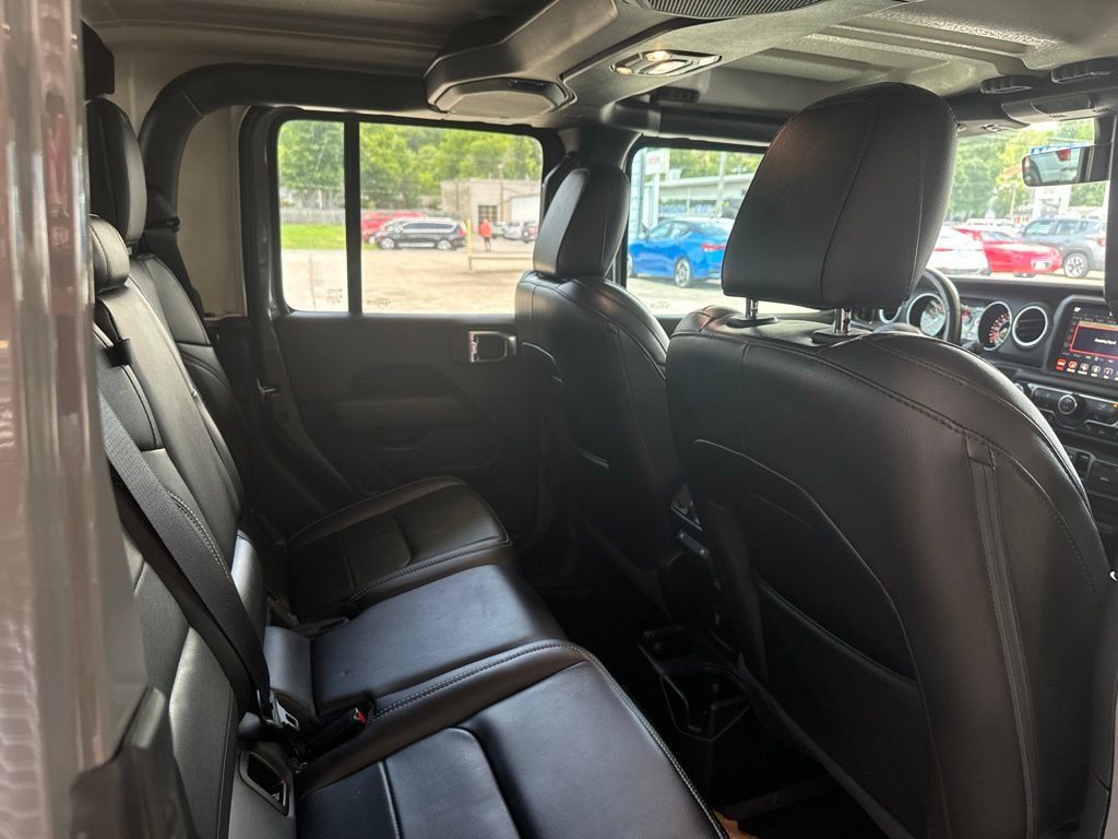 Used 2021 Jeep Gladiator Overland AWD/4WD image 18