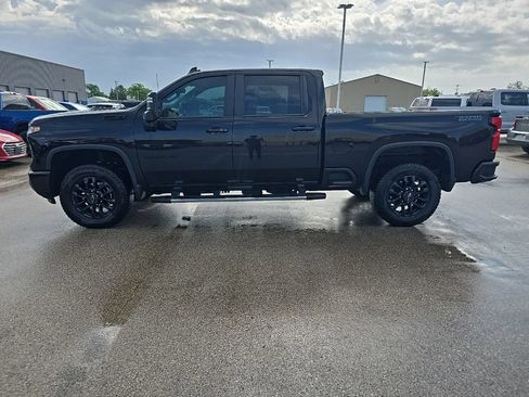 Used 2025 Chevrolet Silverado 2500 LT w/ Trail Boss Package AWD/4WD image 3