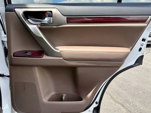 Used 2019 Lexus GX 460 Premium AWD/4WD image 40