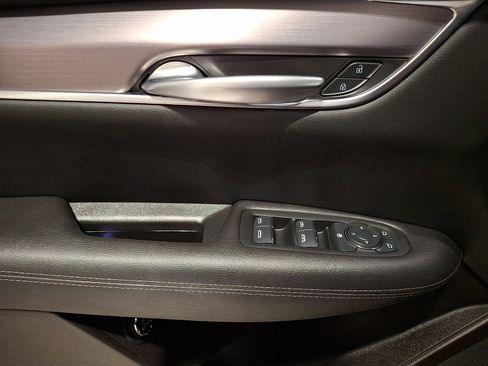 Certified 2024 Cadillac XT5 Luxury AWD/4WD image 16