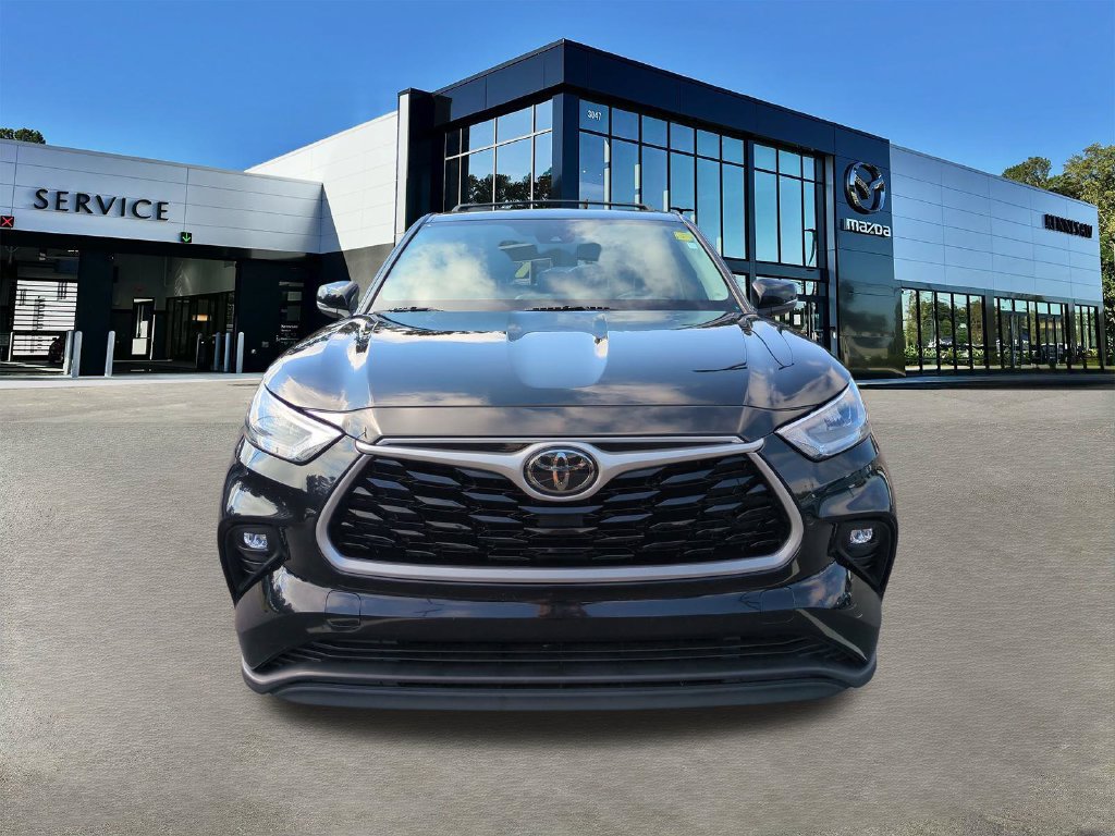 Used 2020 Toyota Highlander LE FWD image 8