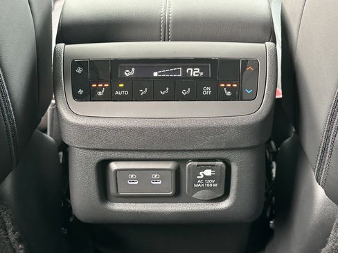 New 2026 Nissan Pathfinder Platinum image 35