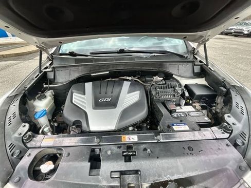 Used 2017 Hyundai Santa Fe SE image 19