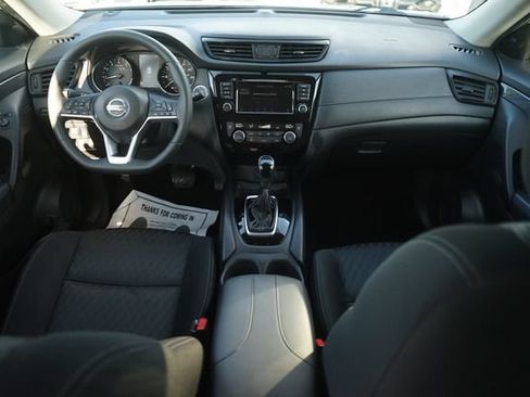 Used 2018 Nissan Rogue SV w/ Premium Package FWD image 20