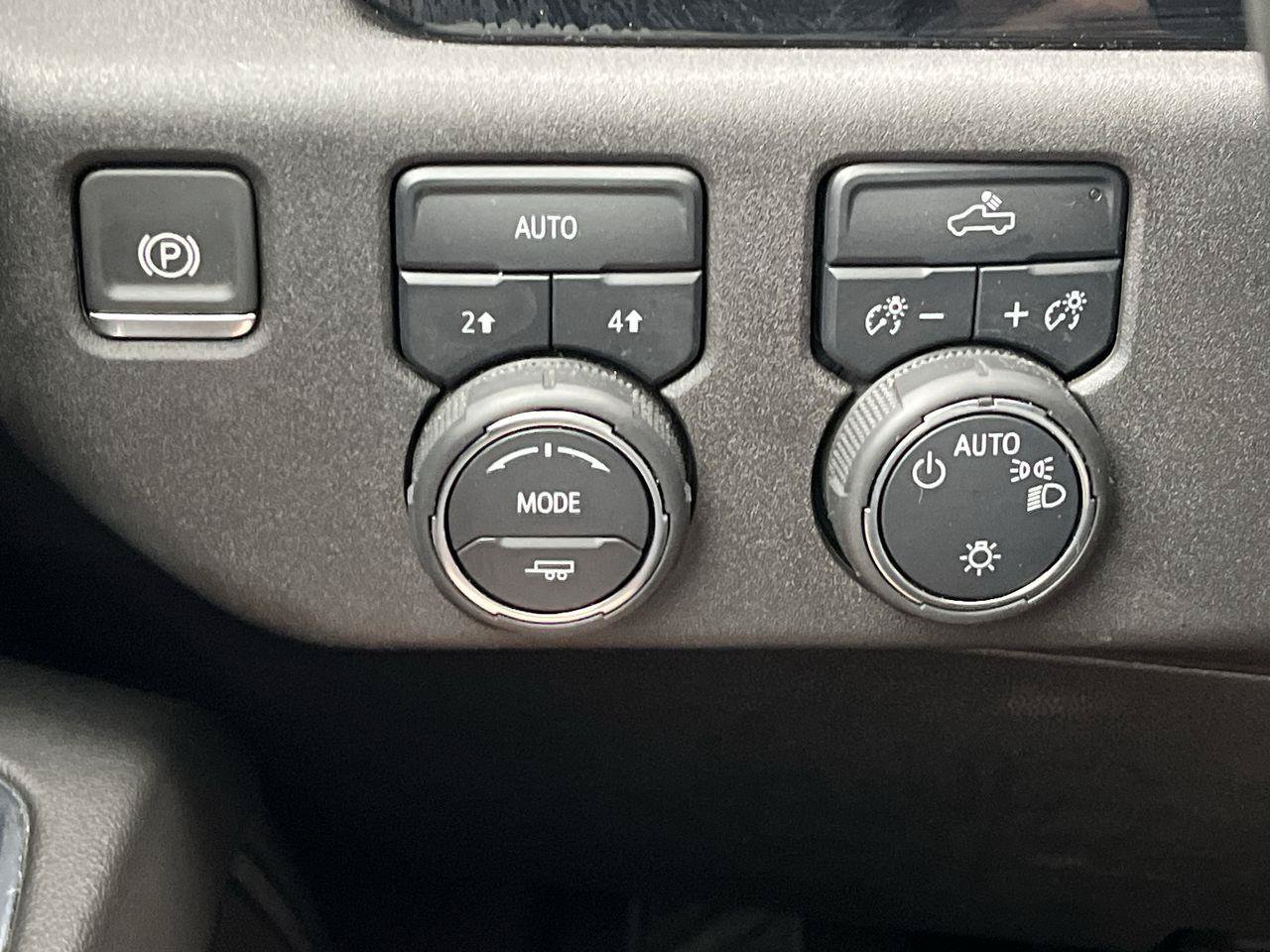 Certified 2024 Chevrolet Silverado 1500 LT AWD/4WD image 18