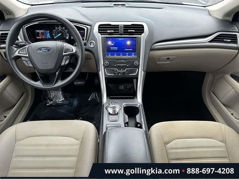 Used 2020 Ford Fusion SE image 30