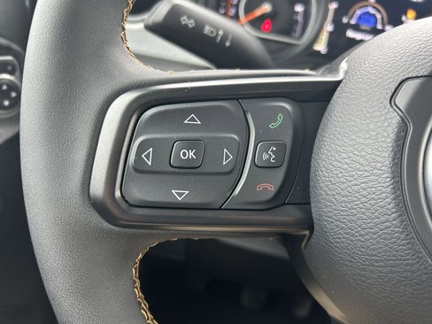 Used 2024 Jeep Gladiator Sport image 19