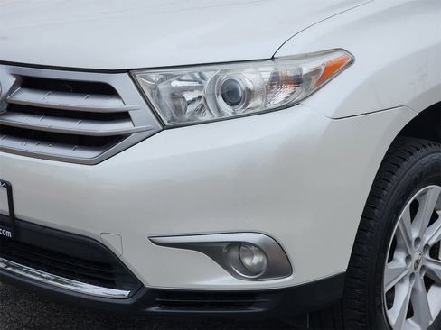 Used 2012 Toyota Highlander FWD image 7