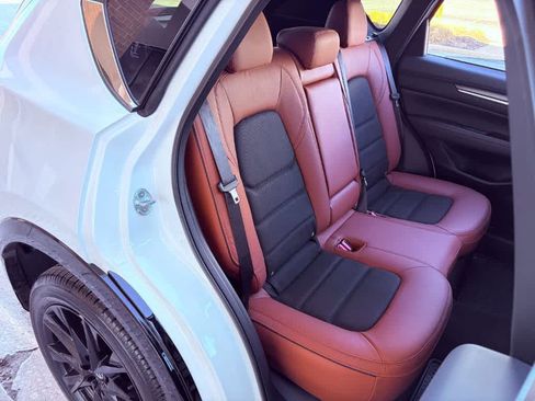 Used 2024 MAZDA CX-5 Carbon Edition image 5