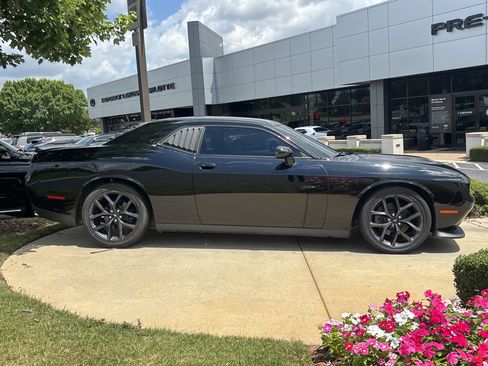 Used 2019 Dodge Challenger GT w/ Blacktop Package RWD image 11