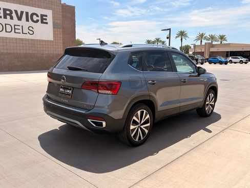 Used 2023 Volkswagen Taos SE w/ Panoramic Sunroof Package AWD/4WD image 9