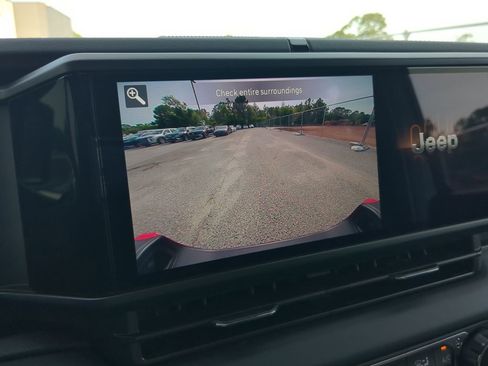 New 2025 Jeep Gladiator Rubicon image 5