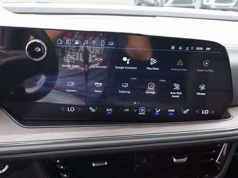 New 2025 Chevrolet Suburban LT w/ Advanced Technology Package image 9