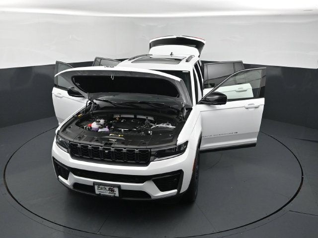 New 2026 Jeep Grand Cherokee Limited AWD/4WD image 25